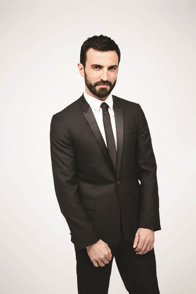 ÜNLÜLER EFSANE FOTOĞRAFÇIYA POZ VERDİ