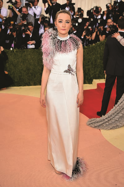 METROPOLİTAN MÜZESİ’NDE YILDIZLAR GEÇİDİ