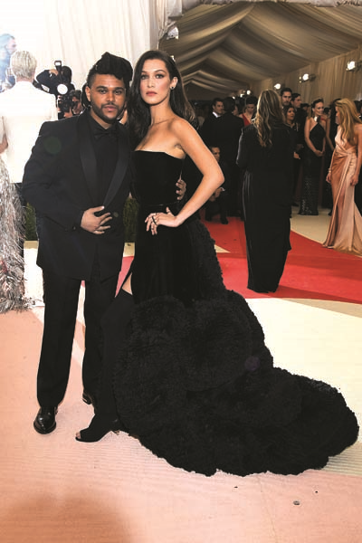 METROPOLİTAN MÜZESİ’NDE YILDIZLAR GEÇİDİ