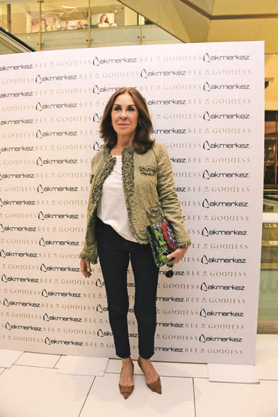 ONA SEVGİNİN IŞIĞINI ARMAĞAN EDİN