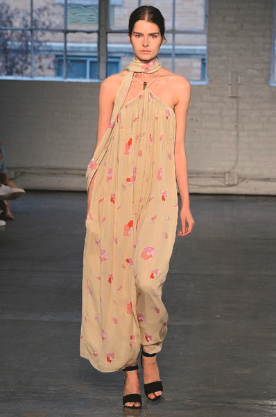 AMERİKALI TASARIMCI JILL STUART MODERN KADINLAR İÇİN TASARLIYOR