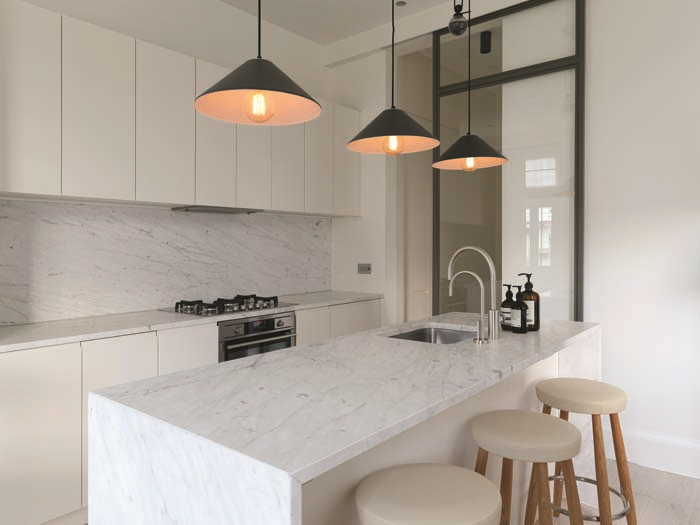 GENÇ, ÖZGÜR  VE DOĞAL