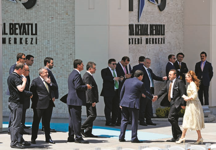 SÜMEYYE ERDOĞAN & SELÇUK BAYRAKTAR ÖMÜR BOYU MUTLULUĞA  ‘EVET’ DEDİLER