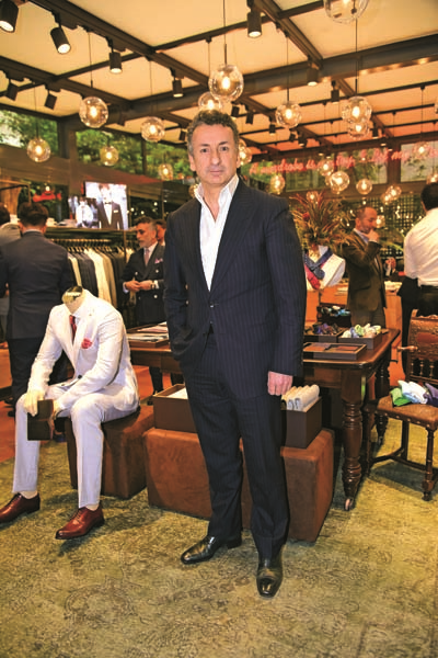 ABDİ İPEKÇİ CADDESİ’NDEKİ YENİ MAĞAZA GÖRKEMLİ  BİR AÇILIŞLA KUTLANDI