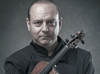 SATRANÇ MÜZESİ’NDE  KEMAN SESLERİ YANKILANDI