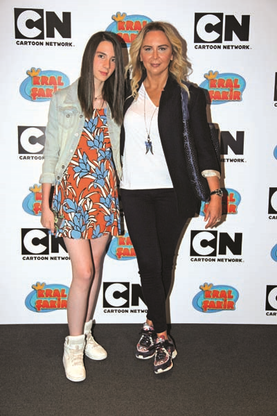 ANNELER VE ÇOCUKLARINA RENKLİ TANITIM