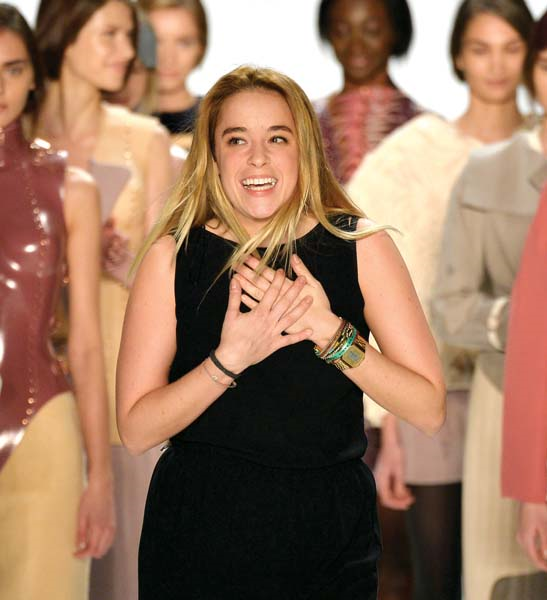 AVUSTURYALI TASARIMCI MARINA HOERMANSEDER KOLEKSİYONLARINDA BAŞROLÜ DERİYE VERİYOR