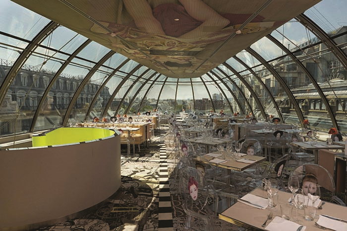 PARİS’TE ŞIK DEKORLARIN  YILDIZLI MENÜLERLE BULUŞMASI