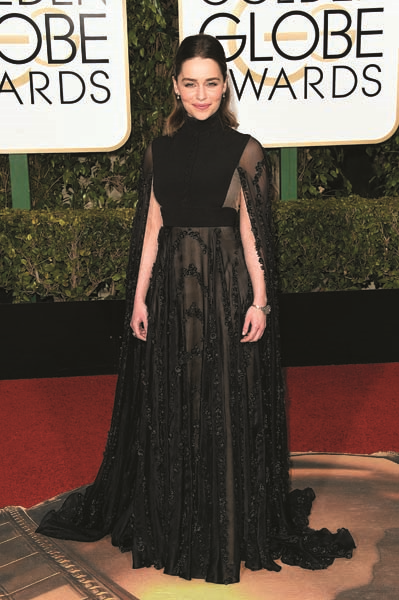 İNGİLİZ OYUNCU EMILIA CLARKE FARKLI TARZLARI DENEMEYİ SEVİYOR