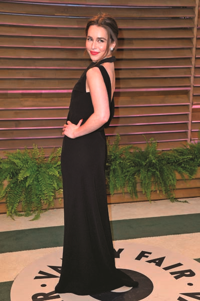 İNGİLİZ OYUNCU EMILIA CLARKE FARKLI TARZLARI DENEMEYİ SEVİYOR