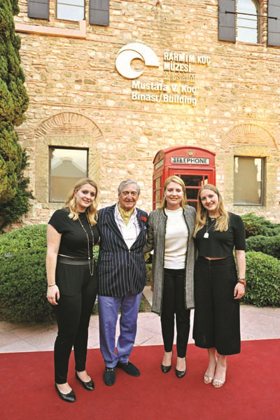 MUSTAFA V. KOÇ’UN TUTKUYLA  BAĞLI OLDUĞU İKİ HOBİSİ “HEM YERDE HEM GÖKTE”