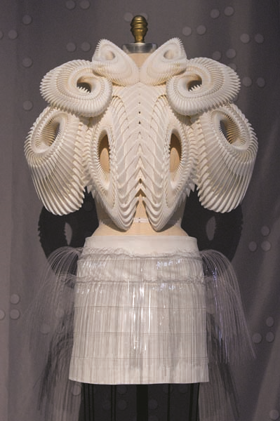 4 FARKLI ÜLKEDE  4 ÖZEL SERGİ