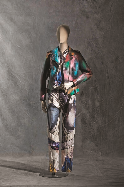 4 FARKLI ÜLKEDE  4 ÖZEL SERGİ