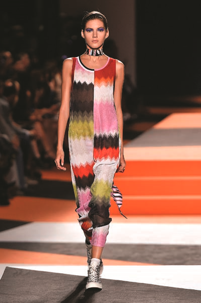 GÖKKUŞAĞININ RENKLERİNE  KUCAK AÇIN