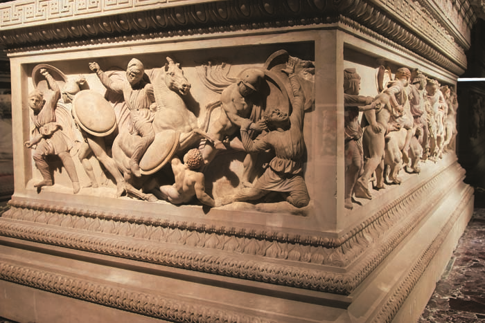 DÜNYANIN EN GÜZEL ANTİK ÇAĞ ESERLERİNDEN BİRİ İSKENDER LAHDİ