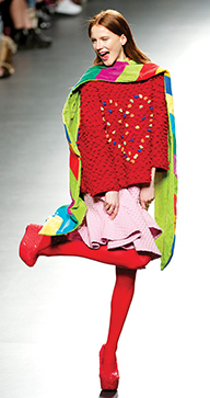 İSPANYOL TASARIMCI AGATHA RUIZ DE LA PRADA RENKLERİN KRALİÇESİ OLARAK TANINIYOR