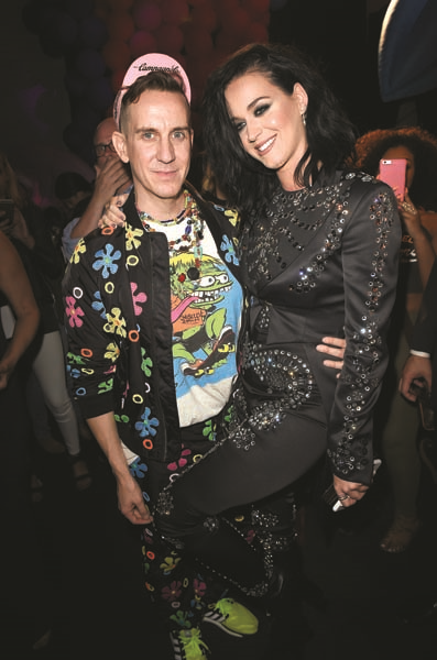 YENİ KOLEKSİYONA EĞLENCELİ TANITIM 