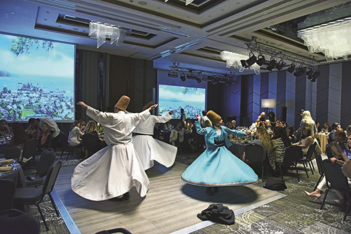 İFTAR DAVETİNDE  CEMİYET BULUŞTU