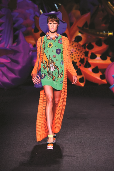 YENİ KOLEKSİYONA EĞLENCELİ TANITIM 