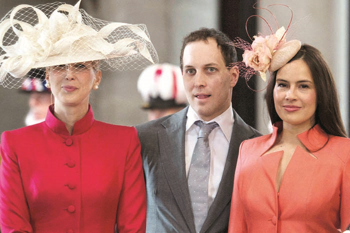  KRALİÇE ELİZABETH’İN 90’INCI   YAŞ KUTLAMASINDA KRALİYET ŞIKLIĞI