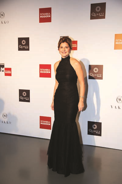 CEMİYETİN SİYAH ZARAFETİ