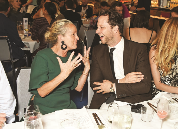 LONDRADAKİ AÇILIŞTA YILDIZLAR BULUŞTU