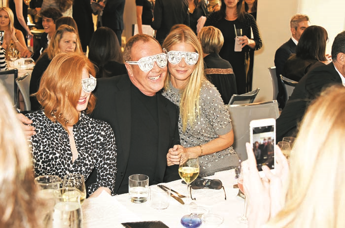 LONDRADAKİ AÇILIŞTA YILDIZLAR BULUŞTU