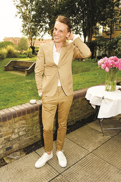 LONDRADAKİ AÇILIŞTA YILDIZLAR BULUŞTU