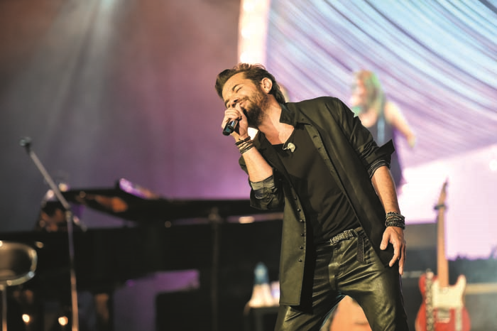 VODAFONE RED HARBİYE AÇIKHAVA’DA KENAN DOĞULU’DAN MUHTEŞEM KONSER