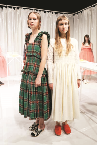 MOLLY GODDARD İLHAMINI ÇOCUKLARDAN ALIYOR