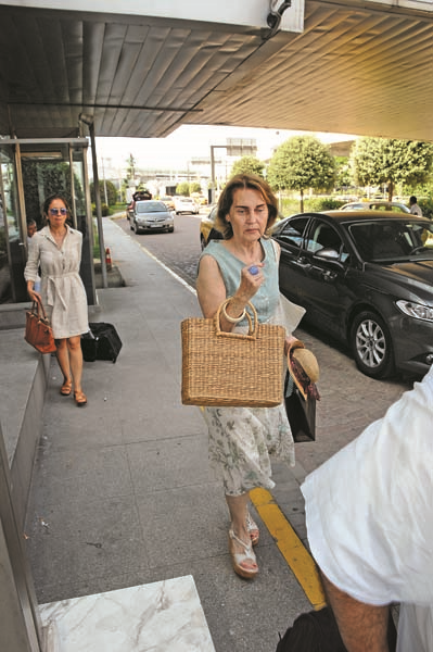 CEMİYETİN ÜNLÜ İSİMLERİNİN BAYRAM YOLCULUĞU