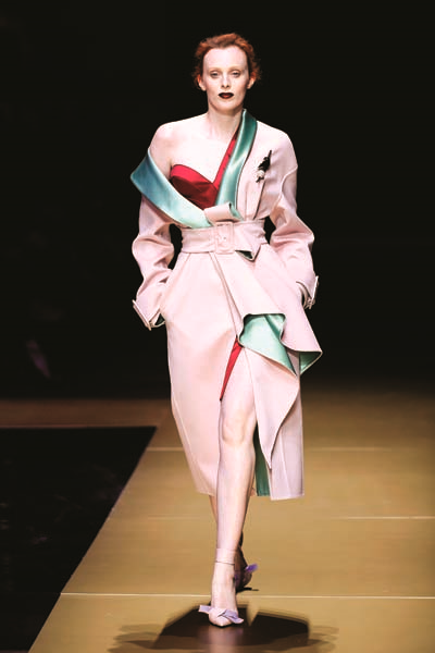 ALEM ‘PARİS FASHION WEEK’İ YAKINDAN TAKİP ETTİ