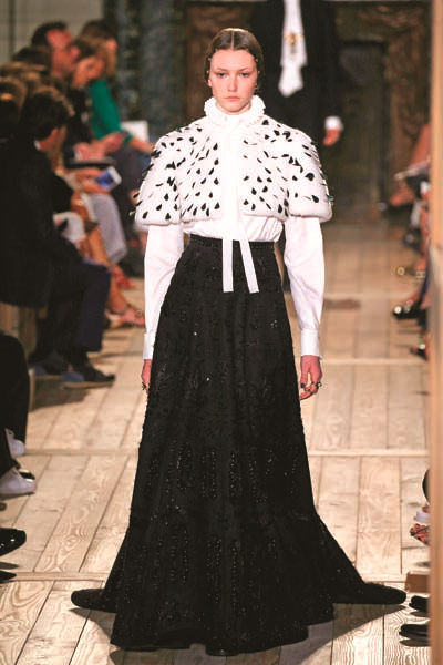 ALEM ‘PARİS FASHION WEEK’İ YAKINDAN TAKİP ETTİ