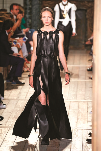 ALEM ‘PARİS FASHION WEEK’İ YAKINDAN TAKİP ETTİ