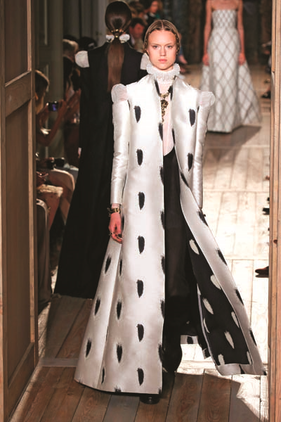 ALEM ‘PARİS FASHION WEEK’İ YAKINDAN TAKİP ETTİ