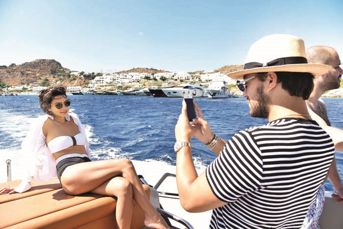 ALEM, MYKONOS ADASINDA