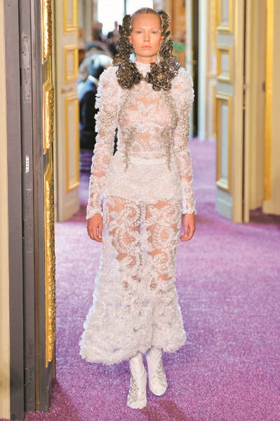 İTALYAN TASARIMCI FRANCESCO SCOGNAMIGLIO DRAMATİK İZLER BIRAKIYOR