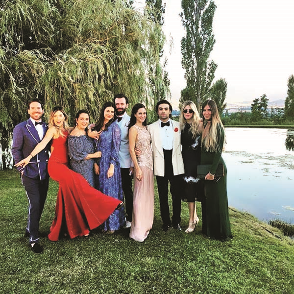 BARSELONA’DA 3 GÜN 3 GECE  MUHTEŞEM KIR DÜĞÜNÜ