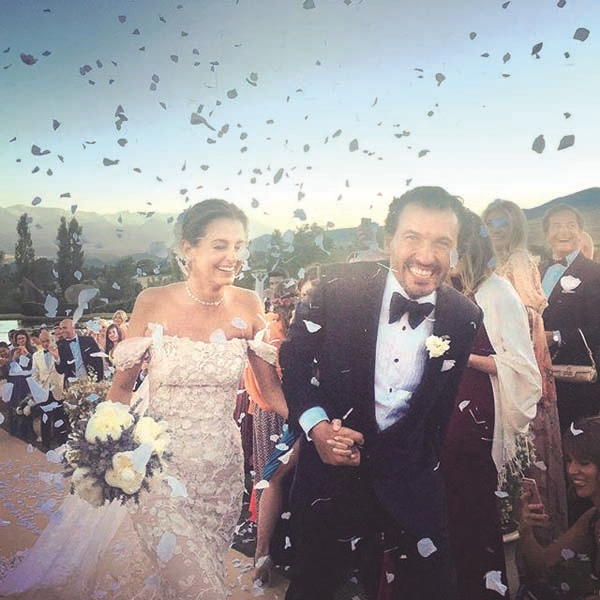 BARSELONA’DA 3 GÜN 3 GECE  MUHTEŞEM KIR DÜĞÜNÜ