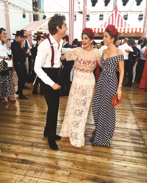 BARSELONA’DA 3 GÜN 3 GECE  MUHTEŞEM KIR DÜĞÜNÜ