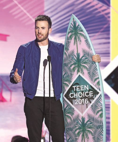 GENÇLERİN GÖZDE YILDIZLARI ÖDÜLLENDİRİLDİ