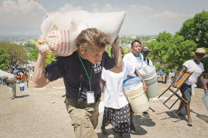 HOLLYWOOD DÜNYASINDA MELEK KANATLI YILDIZLAR