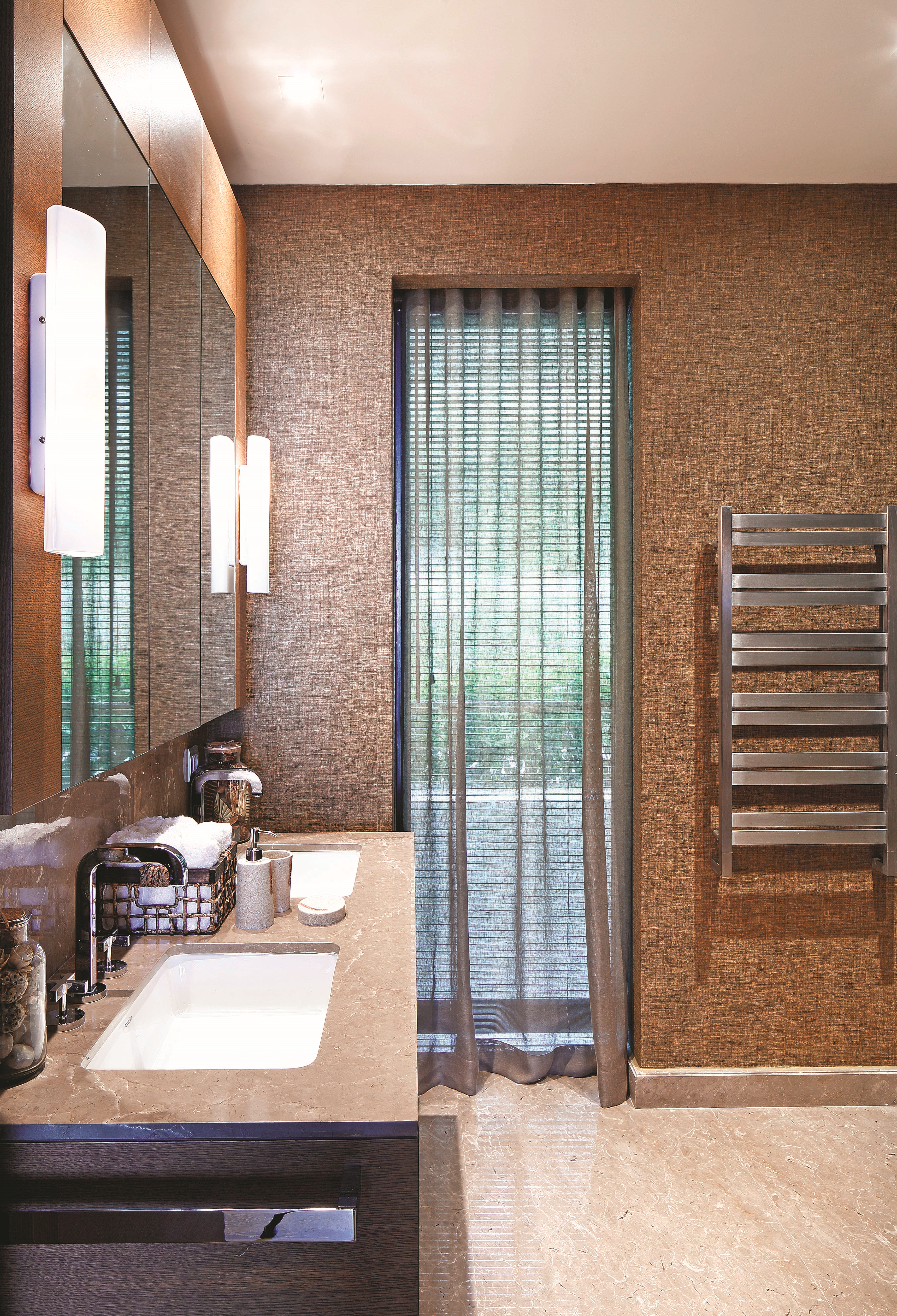 60’LARIN İZİNİ TAŞIYAN BİR EV CENNET KOYU’NA  KARŞI