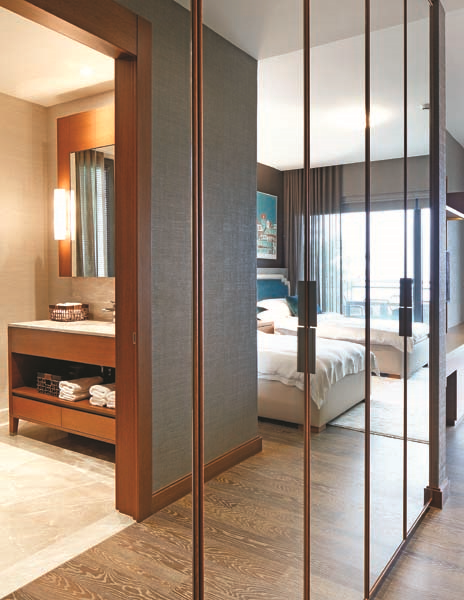 60’LARIN İZİNİ TAŞIYAN BİR EV CENNET KOYU’NA  KARŞI