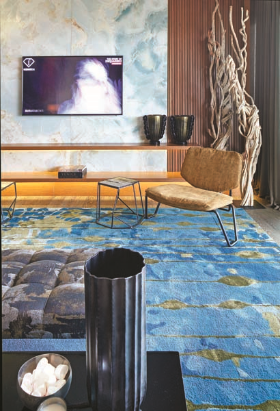 60’LARIN İZİNİ TAŞIYAN BİR EV CENNET KOYU’NA  KARŞI