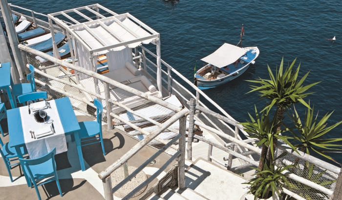 DİLEK HANİF’İN CAPRİ REHBERİ