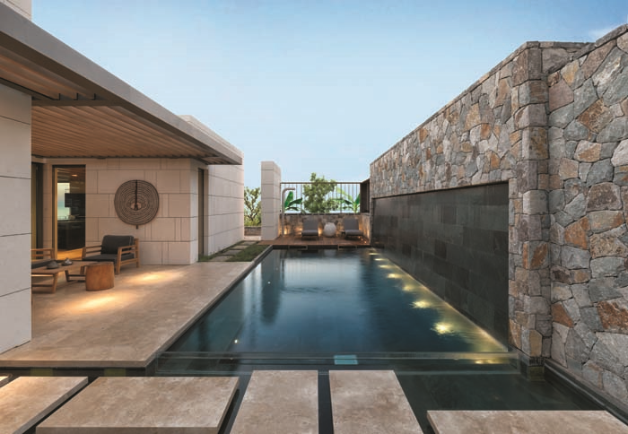 AKSOY AİLESİ’NDEN,  “YALINAYAK LÜKS” hayat