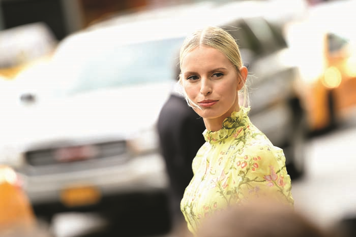 PODYUMLARIN ETKİLEYİCİ YÜZÜ KAROLİNA KURKOVA BODRUM TATİLİNDEN ÖZEL KARELERLE