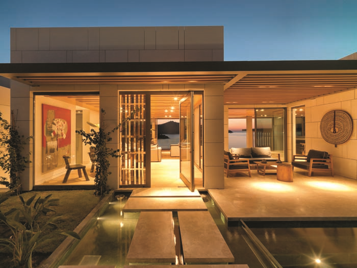 AKSOY AİLESİ’NDEN,  “YALINAYAK LÜKS” hayat