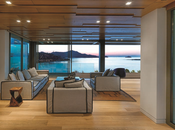 AKSOY AİLESİ’NDEN,  “YALINAYAK LÜKS” hayat